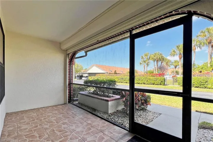 Front Screened Lanai