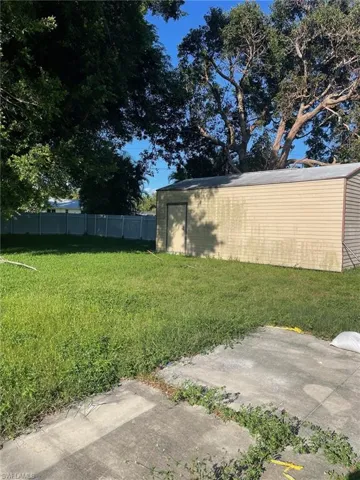 142  Brooks  RD, North Fort Myers, FL 33917