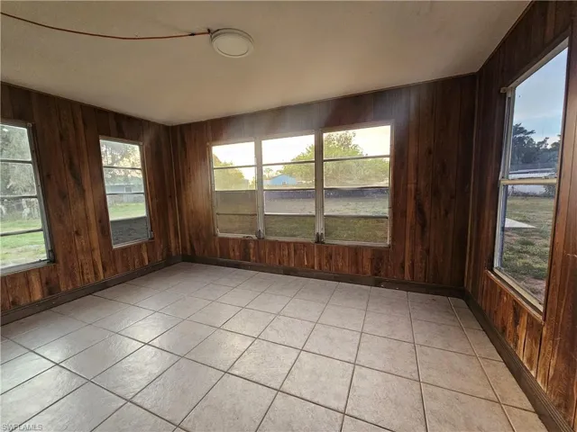 423  Morgan S CIR, Lehigh Acres, FL 33936