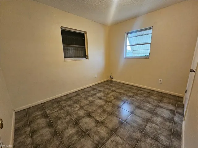 423  Morgan S CIR, Lehigh Acres, FL 33936