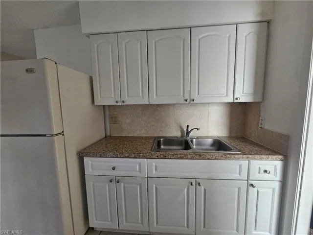 423  Morgan S CIR, Lehigh Acres, FL 33936