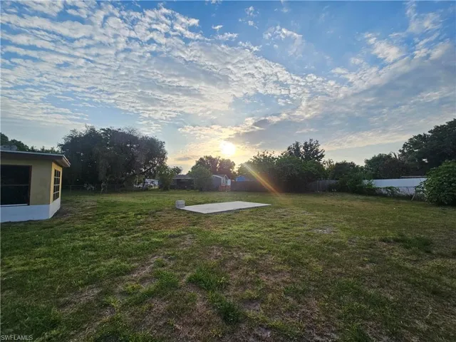 423  Morgan S CIR, Lehigh Acres, FL 33936