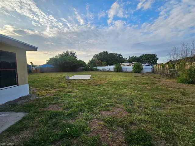 423  Morgan S CIR, Lehigh Acres, FL 33936