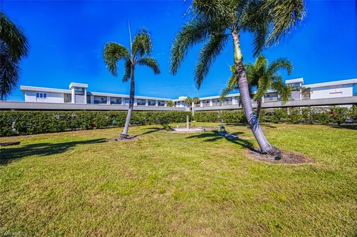6102  Augusta  DR, Fort Myers, FL 33907