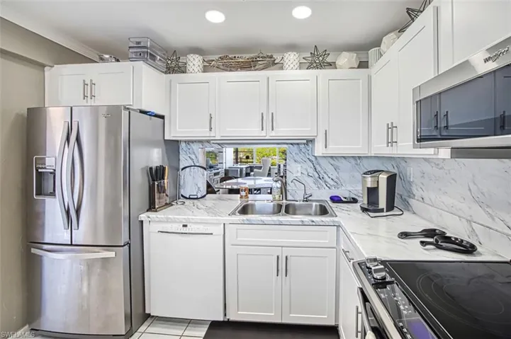 6102  Augusta  DR, Fort Myers, FL 33907