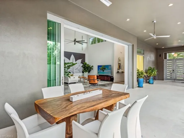 Dining area with ceiling fan
