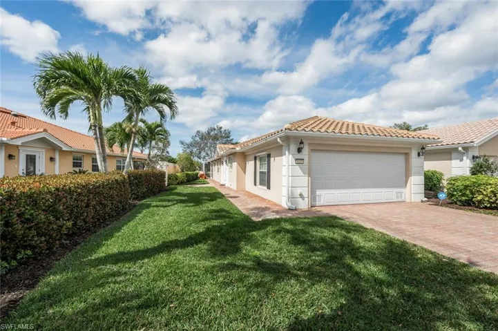 8435  Borboni  CT, Naples, FL 34114