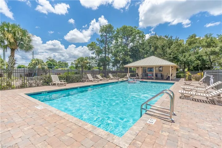 749  Crossfield  CIR, Naples, FL 34104
