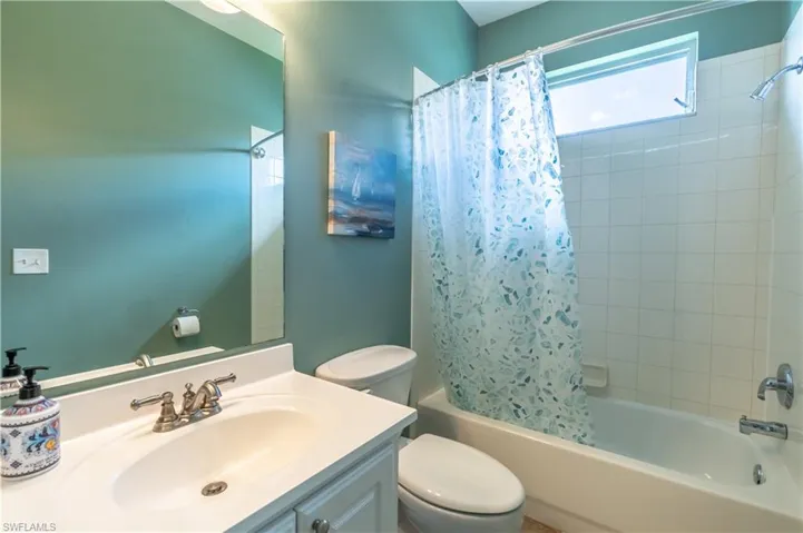 749  Crossfield  CIR, Naples, FL 34104