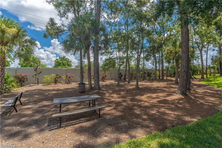 749  Crossfield  CIR, Naples, FL 34104