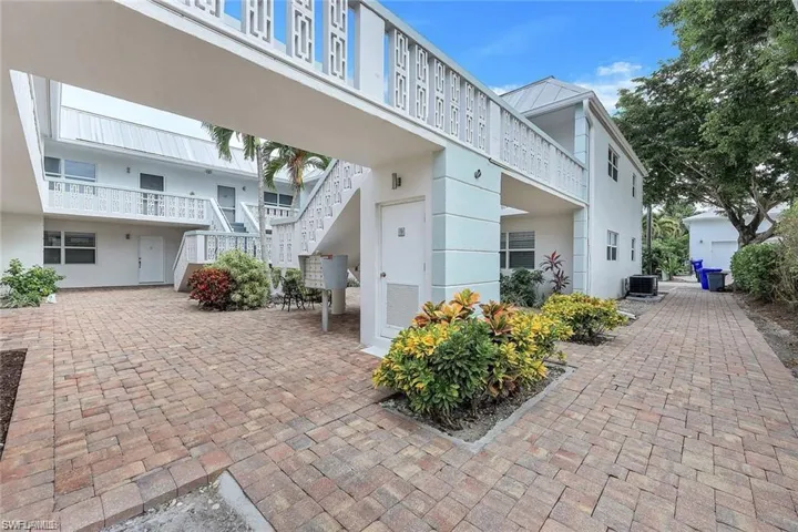 780 10th Ave S # 5, Naples, Florida 34102