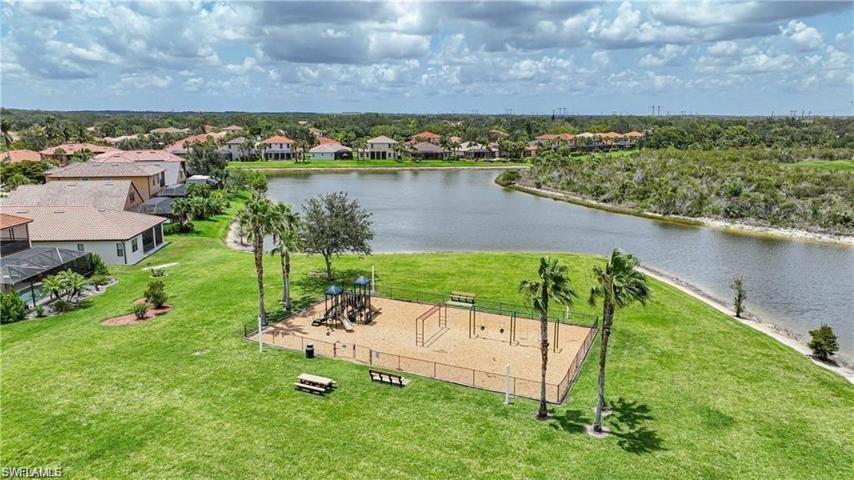 Outdoor playground - Daniels Preserve
