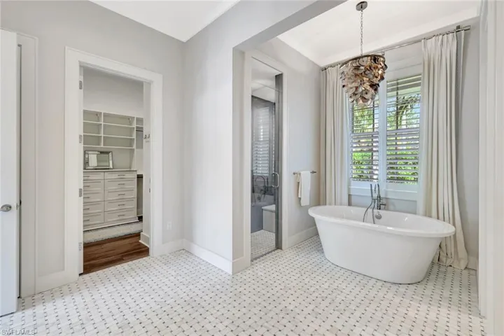 160 Broad Ave S, Naples, Florida 34102
