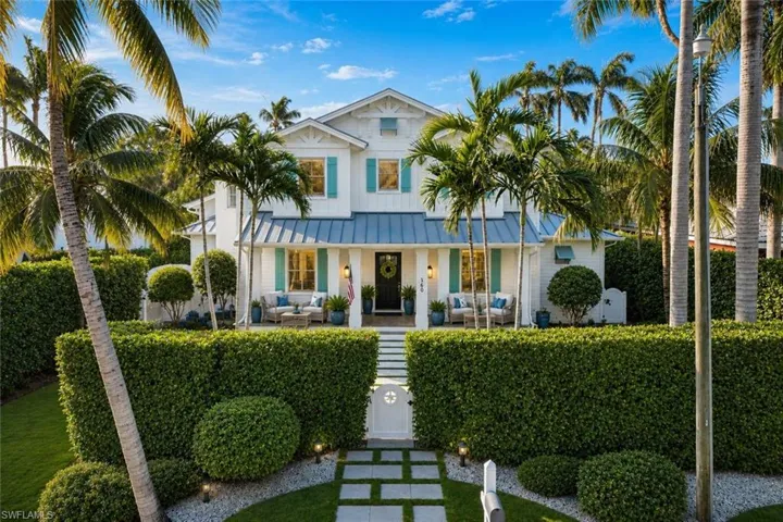 160  Broad S AVE, Naples, FL 34102