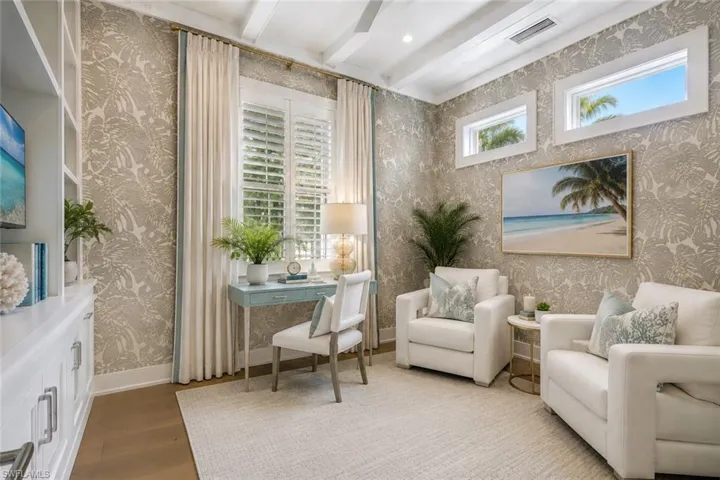 160  Broad S AVE, Naples, FL 34102