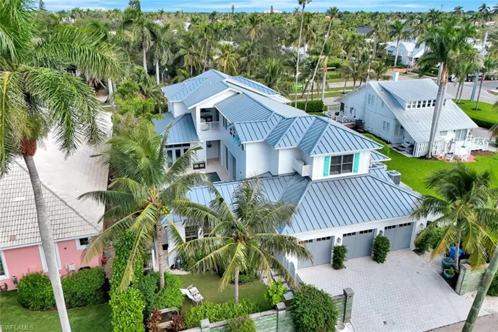 160  Broad S AVE, Naples, FL 34102