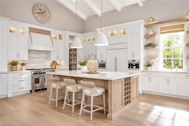 160 Broad Ave S, Naples, Florida 34102