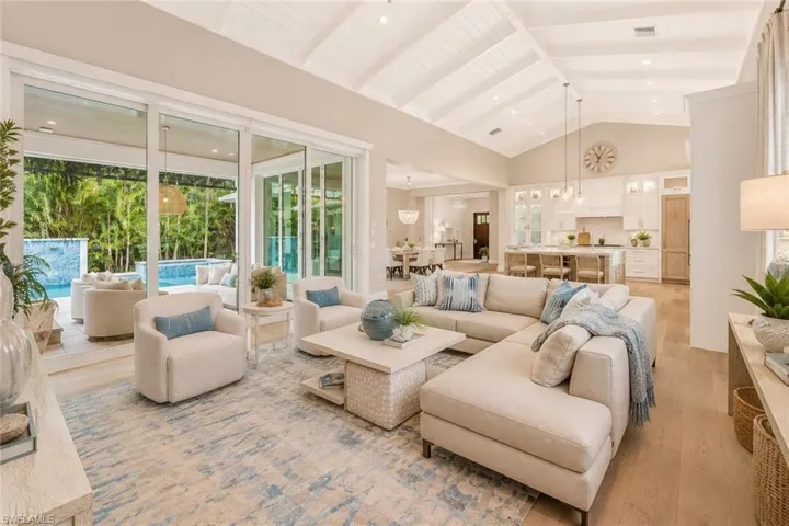 160  Broad S AVE, Naples, FL 34102