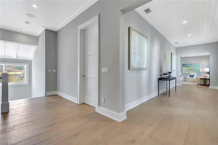 160 Broad Ave S, Naples, Florida 34102