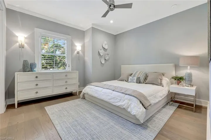 160 Broad Ave S, Naples, Florida 34102