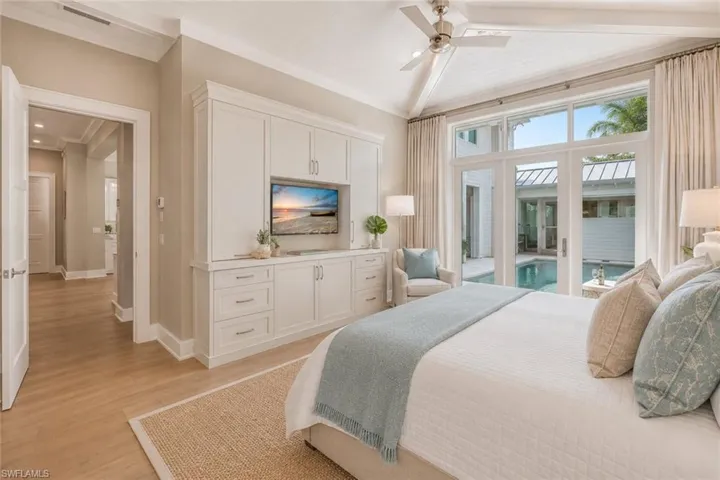 160 Broad Ave S, Naples, Florida 34102