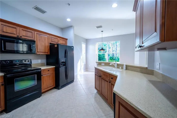 7856  Clemson  ST, Naples, FL 34104