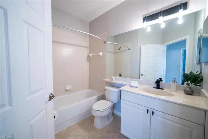 7856  Clemson  ST, Naples, FL 34104