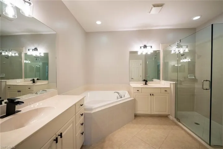 7856  Clemson  ST, Naples, FL 34104