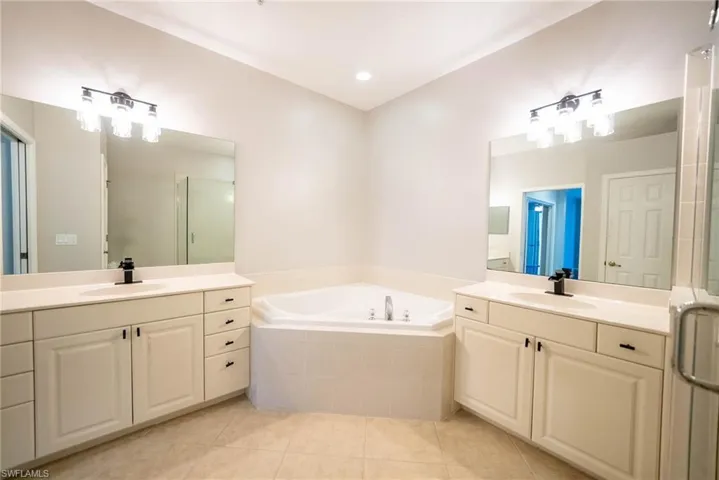 7856  Clemson  ST, Naples, FL 34104