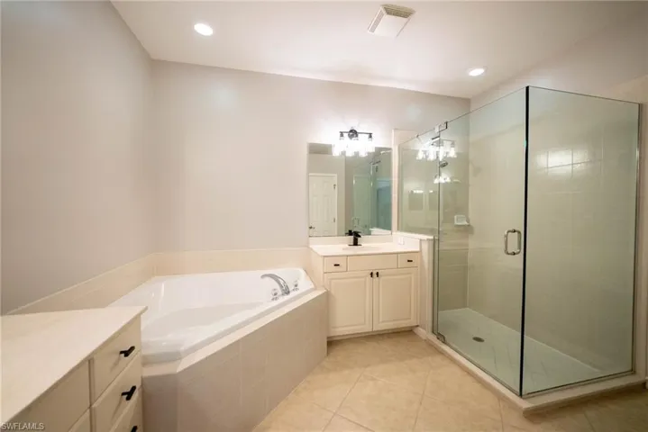 7856  Clemson  ST, Naples, FL 34104