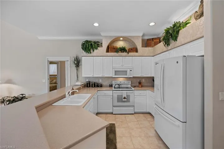 8896  Lely Island  CIR, Naples, FL 34113