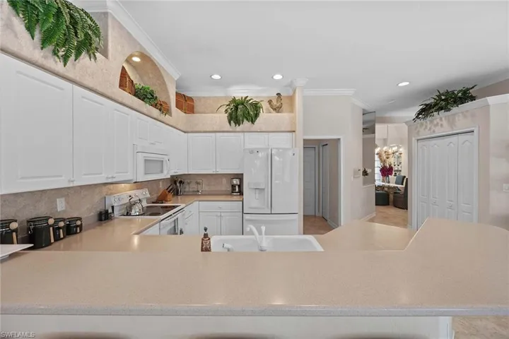 8896  Lely Island  CIR, Naples, FL 34113