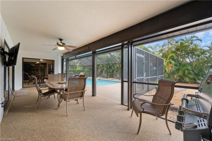Outdoor under cover Sitting and Dining Area