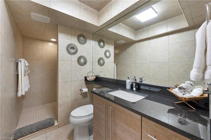 Guest/Bathroom #2