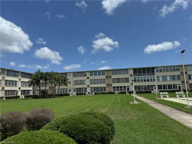 View of apartment building / complex