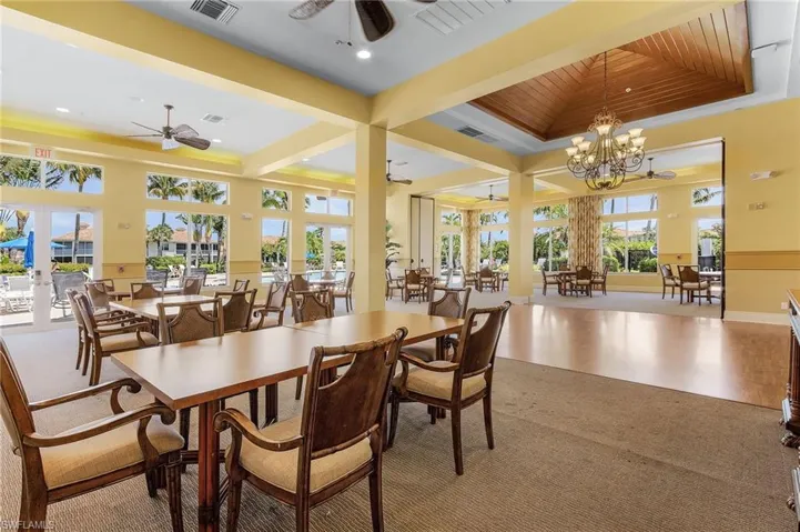 3035  Horizon  LN, Naples, FL 34109