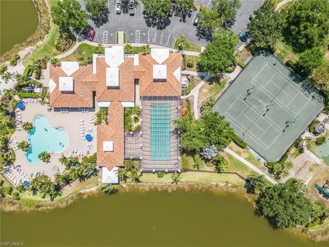 3035  Horizon  LN, Naples, FL 34109