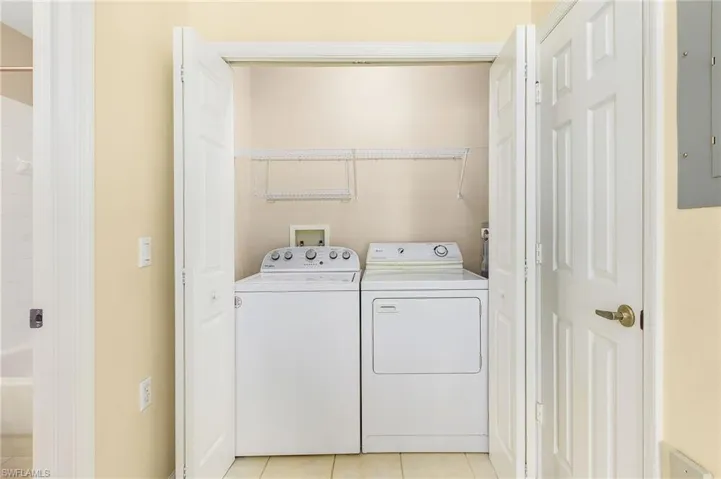 3035  Horizon  LN, Naples, FL 34109