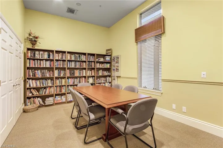 3035  Horizon  LN, Naples, FL 34109