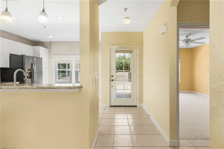 3035  Horizon  LN, Naples, FL 34109