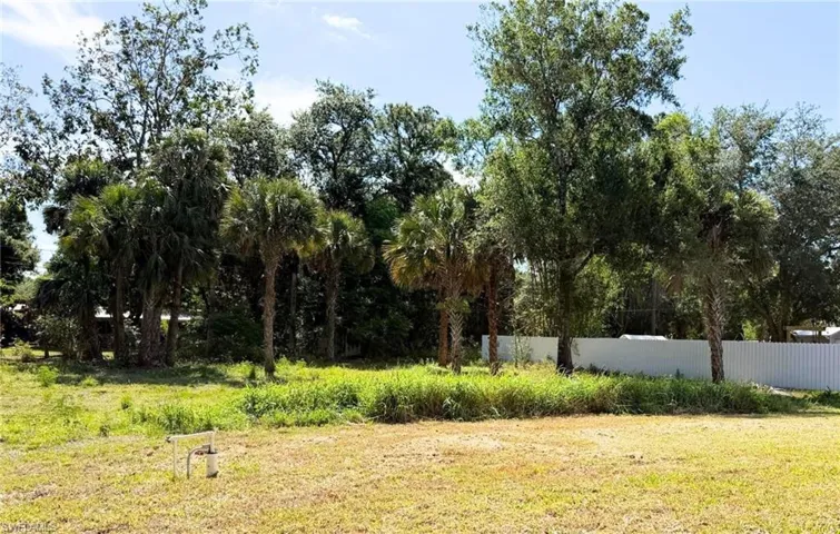 618 Sheldon Ave, Lehigh Acres, Florida 33936
