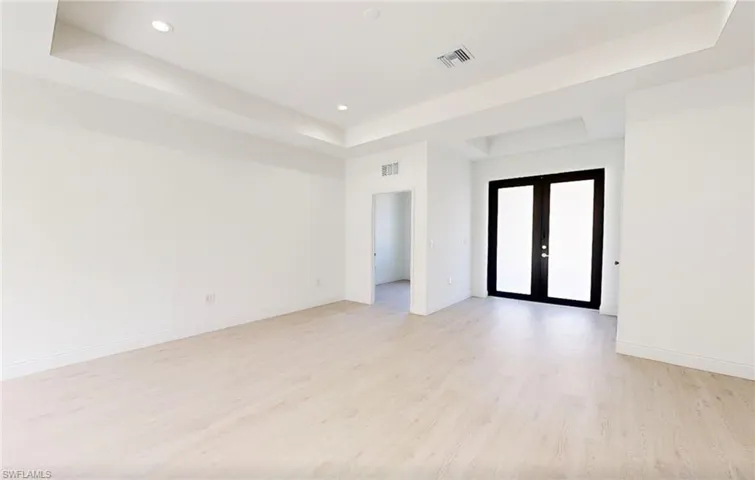 Entry+Den+Powder