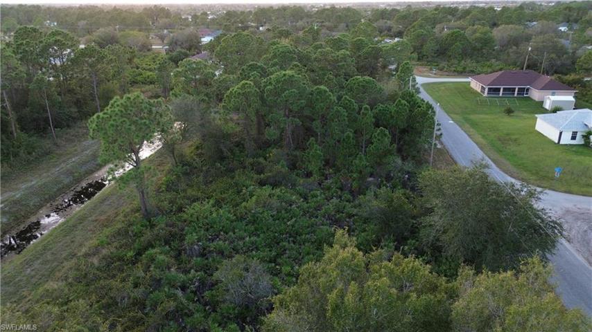824 Calumet ST E, LEHIGH ACRES FL 33974