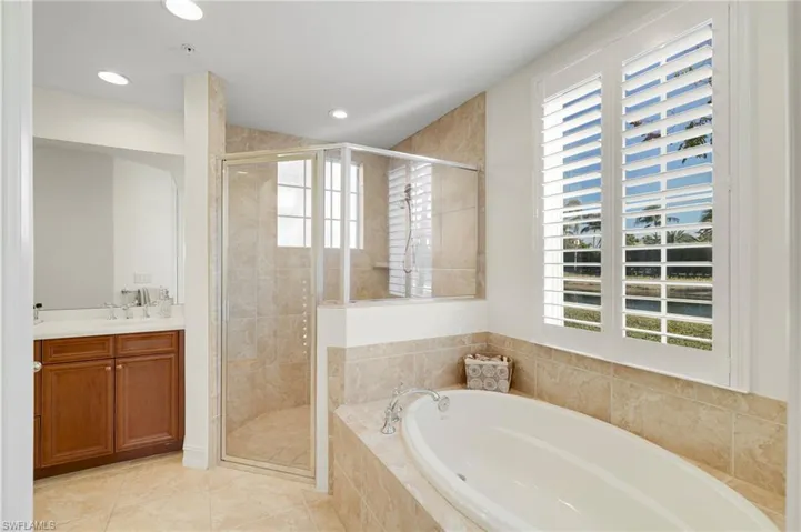 10821 Vivaldi Ct 1901, Miromar Lakes, Florida 33913