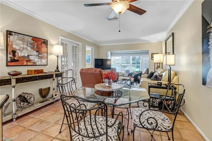 1075  Pine Isle  LN, Naples, FL 34112