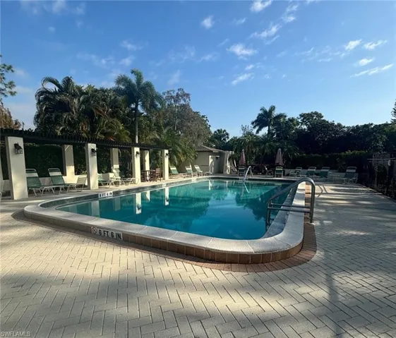 1075  Pine Isle  LN, Naples, FL 34112