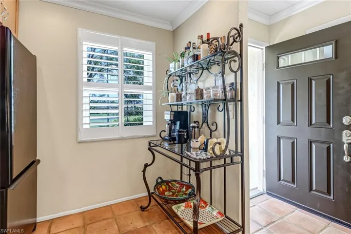 1075  Pine Isle  LN, Naples, FL 34112