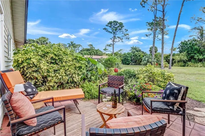 1075  Pine Isle  LN, Naples, FL 34112