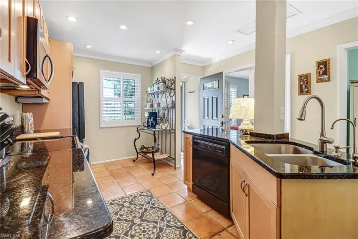 1075  Pine Isle  LN, Naples, FL 34112