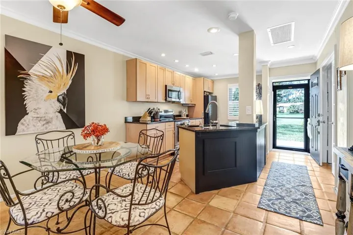 1075  Pine Isle  LN, Naples, FL 34112